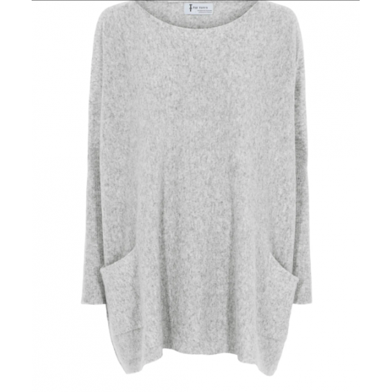 Tif Tiffy Bat blouse. LG Grey