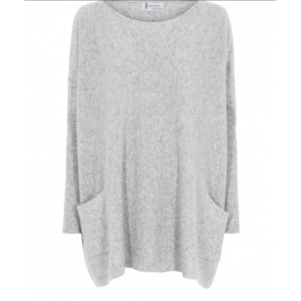 Tif Tiffy Bat blouse. LG Grey
