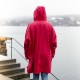 Regn-poncho med hette. Rød