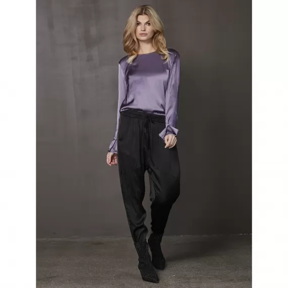 NÜ, Xia bluse. Pale purple