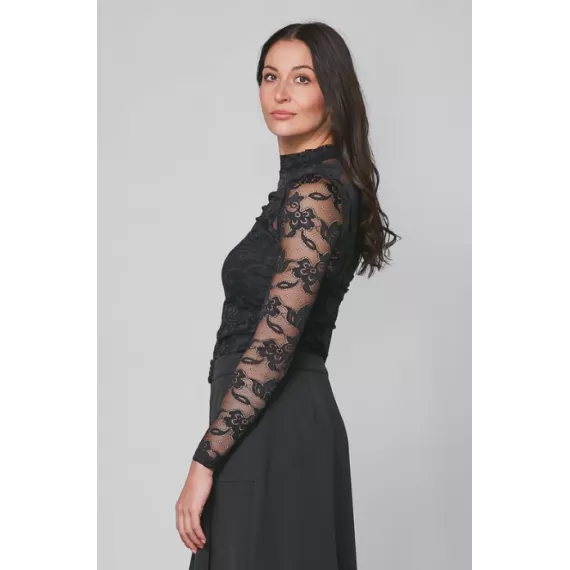 NÜ Ynette T-skjorte. Blonder. Svart