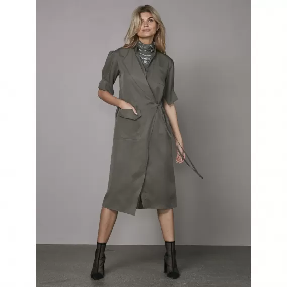 NÜ Ymke 1 omslagskjole. Oliven