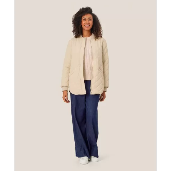 Masai. Topasi kåpe. Oyster white