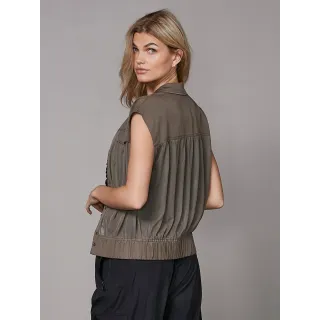 NÜ Yve vest. Mud