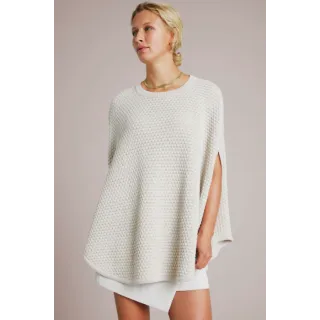 Sibin Linnebjerg. ADI poncho. Offwhite