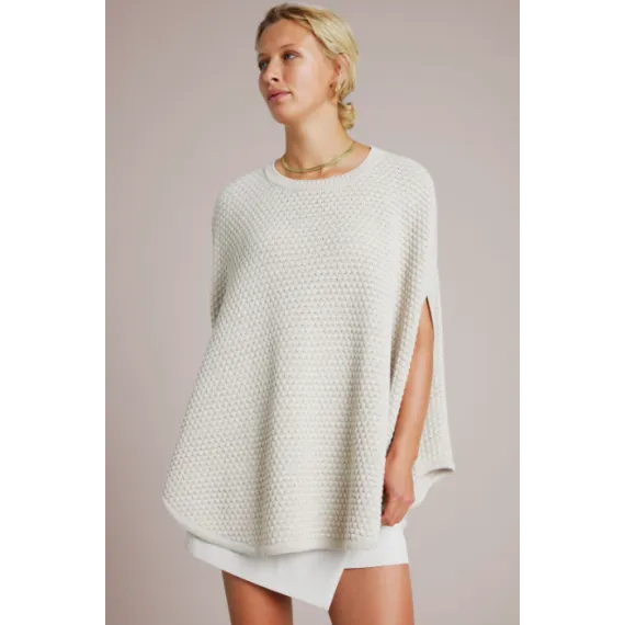Sibin Linnebjerg. ADI poncho. Offwhite