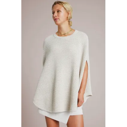 Sibin Linnebjerg. ADI poncho. Offwhite