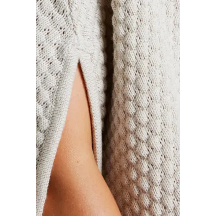 Sibin Linnebjerg. ADI poncho. Offwhite