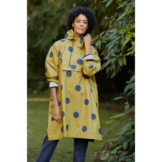 Masai. Tatella Regnponcho. Burnish Gold