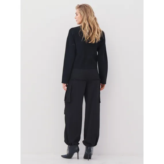 NÜ. ADEA strikkejakke. Svart