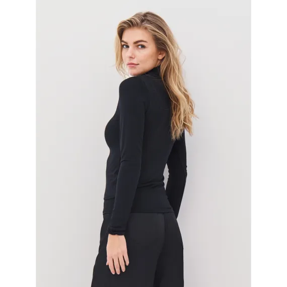 NÜ. ADELE høyhalset  t-skjorte. Svart