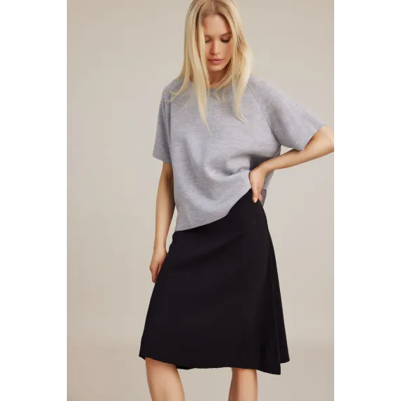 Sibin Linnebjerg. Kirsten. Merino blend. Black