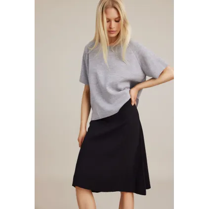 Sibin Linnebjerg. Kirsten. Merino blend. Black