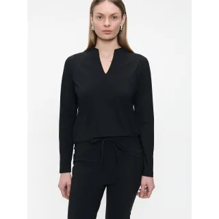 Jane Lushka. Andrea top LS technical jersey. Black
