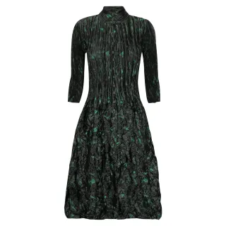 Alquema. Nerhu coatdress. Middle earth