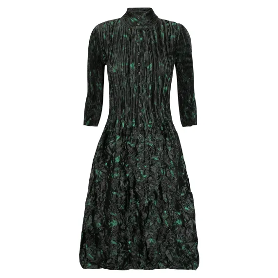 Alquema. Nerhu coatdress. Middle earth