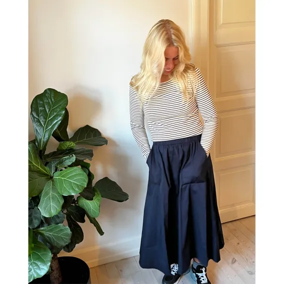LA ROUGE. Vilma Skirt. Navy