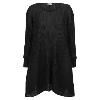 Alquema. Simply pleat top. Black