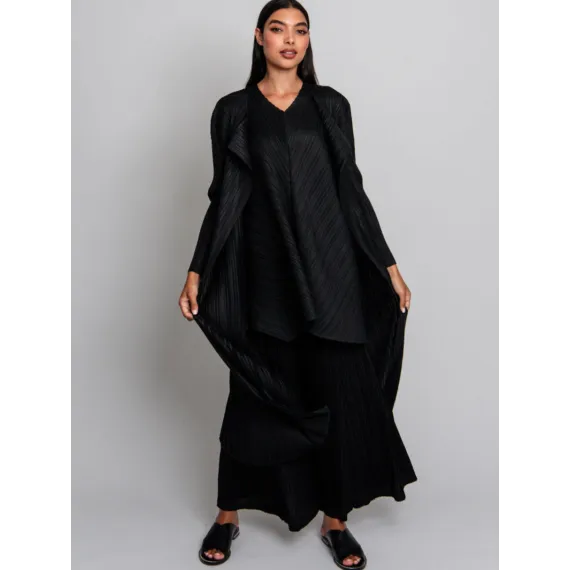 Alquema. Simply pleat jacket. Black