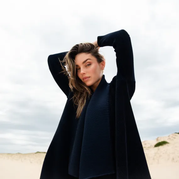 Alquema. Arizona coat. Ink