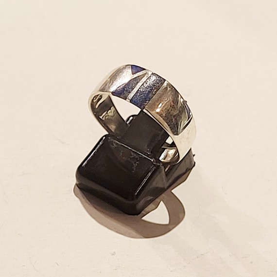 Sølvring med lapis lazilu. 925S.
