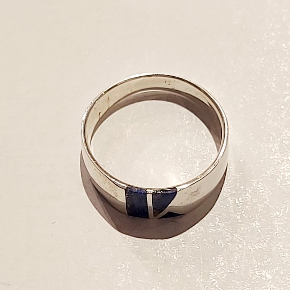 Sølvring med lapis lazilu. 925S.