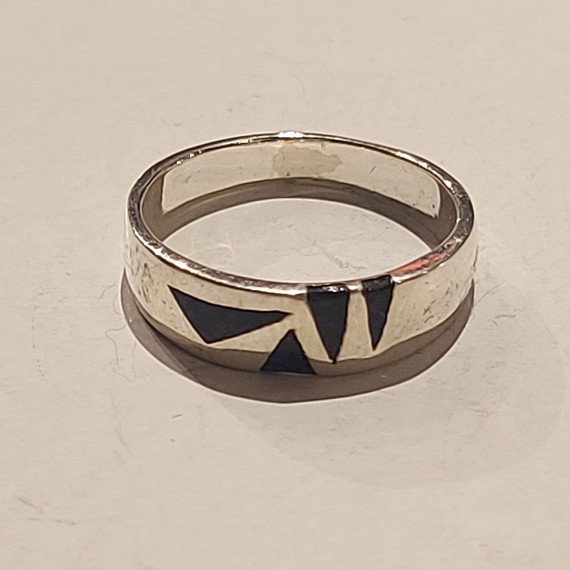 Sølvring med lapis lazilu.925S.