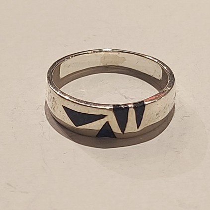 Sølvring med lapis lazilu.925S.